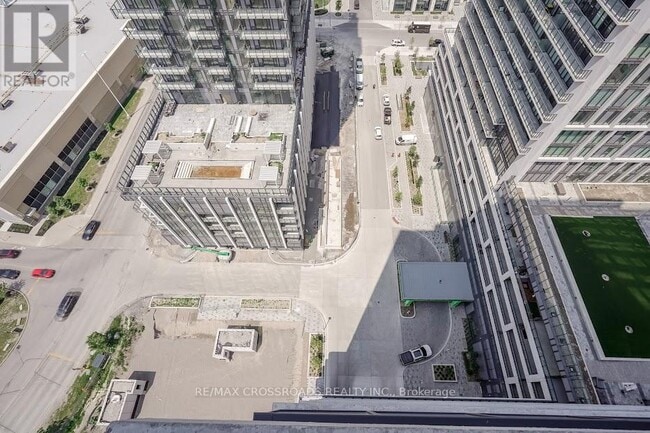 Building Photo - 8960 Jane St