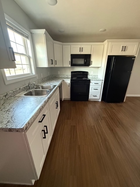 Building Photo - 148 School Side Dr