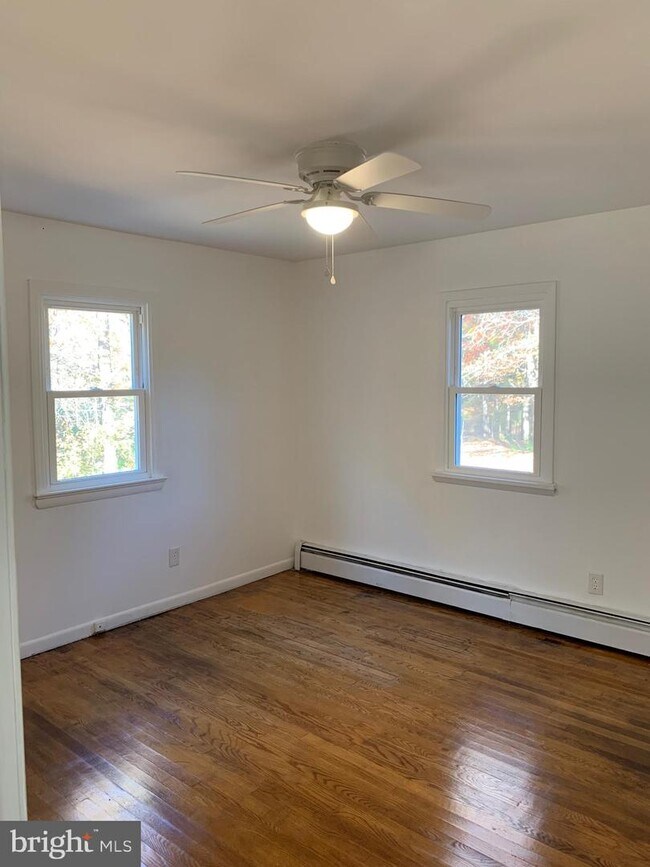 Building Photo - 48555 Beachville Rd