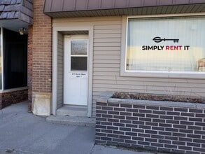 Building Photo - 213 N Main St