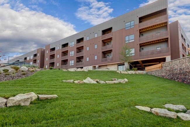 Building Photo - Quarry Town