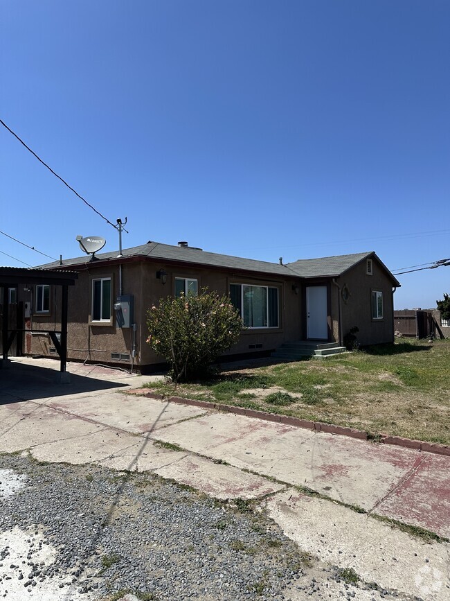Building Photo - 1690 Glencoe Dr