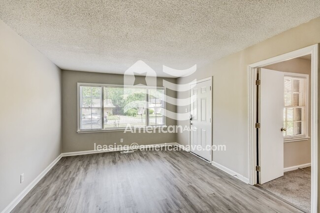 Building Photo - 509 Annie Laura Dr