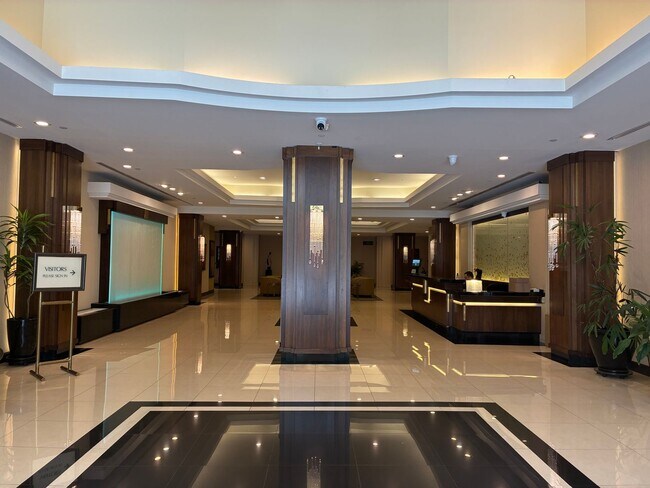 Foto del edificio - AVAILABLE NOW!