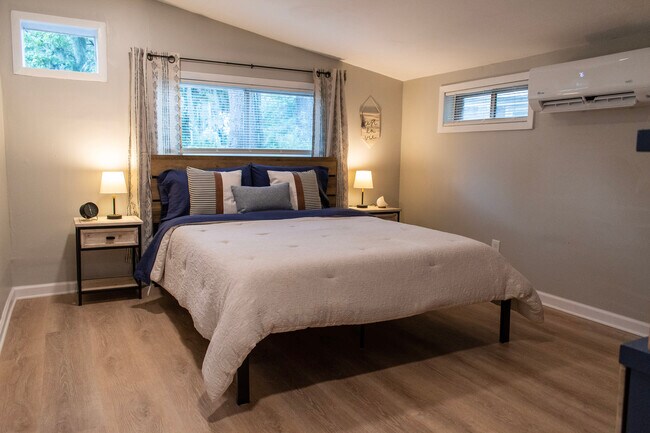 Building Photo - 5 Malibou Cir