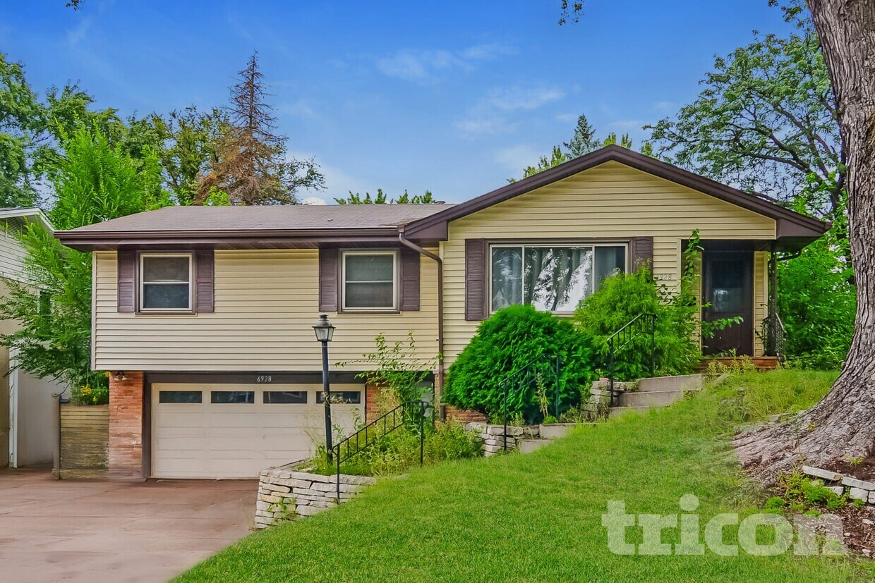 Foto principal - 6928 45th Pl N