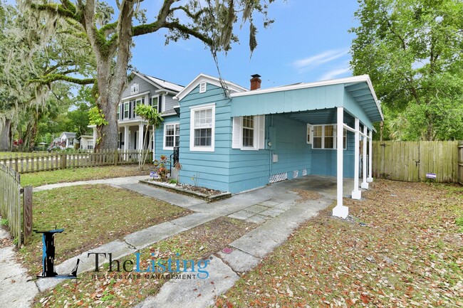 Building Photo - 1300 E Kaley St