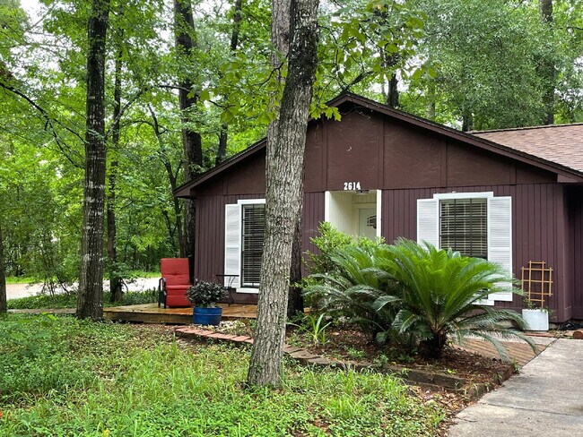 Foto del edificio - LOVELY ONE STORY wooded-lot home in the heart of The Woodlands.
