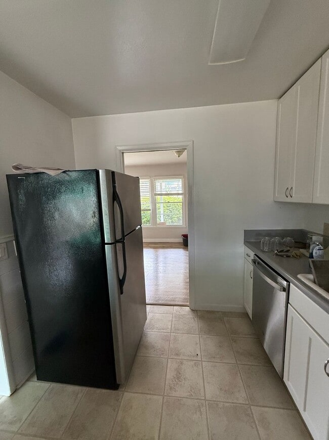 Building Photo - A very Close to Cal Poly Rental available!...
