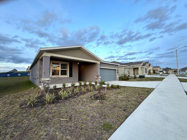 Foto del edificio - Rare find In-Law suite Home! Single family...