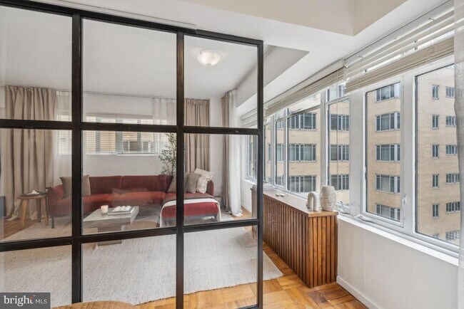 Foto del edificio - 1711 Massachusetts Ave NW