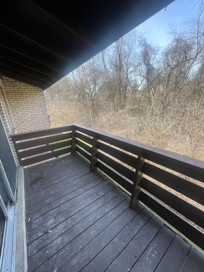 Foto del edificio - Recently Renovated 2 Bed, 1 Bath Condo for Lease NOW!