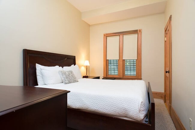 Building Photo - 230 Boston St