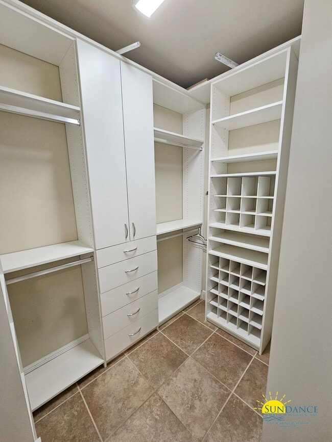 Building Photo - Lovely 3 Bedroom Home in Driftwood Estates!