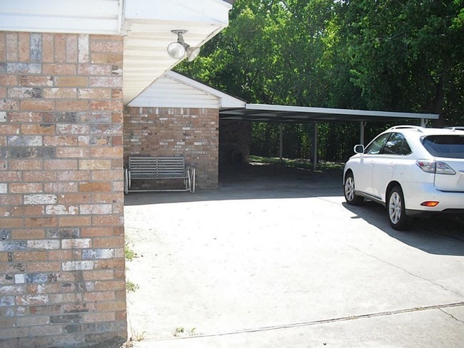 Building Photo - 13138 Max Rd
