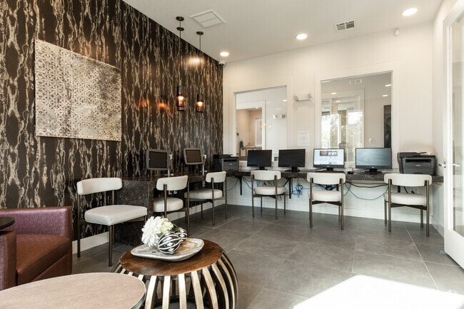 Business Center - Kaia Pointe