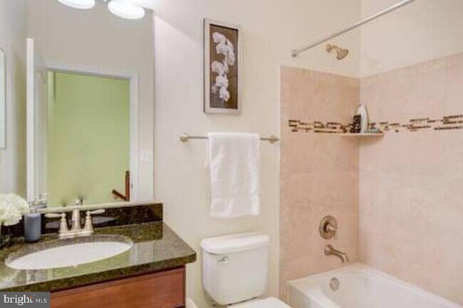 Foto del edificio - 3716 Foote St NE
