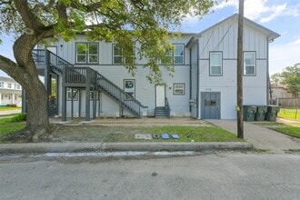 Building Photo - 1219 33rd St