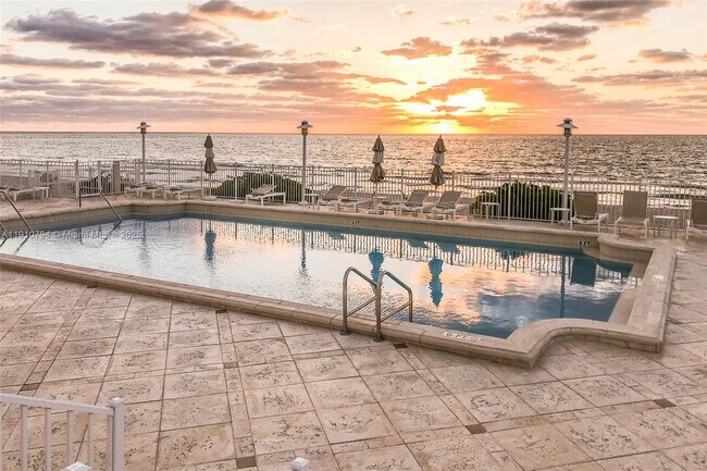 Foto del edificio - 1200 S Ocean Blvd