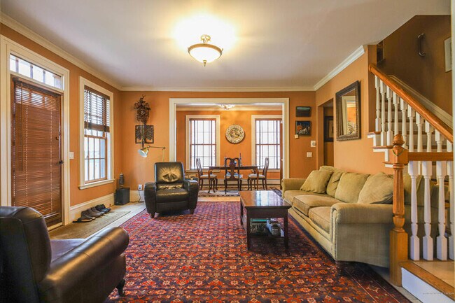 #7 Living & Dining Area - 87 Park St