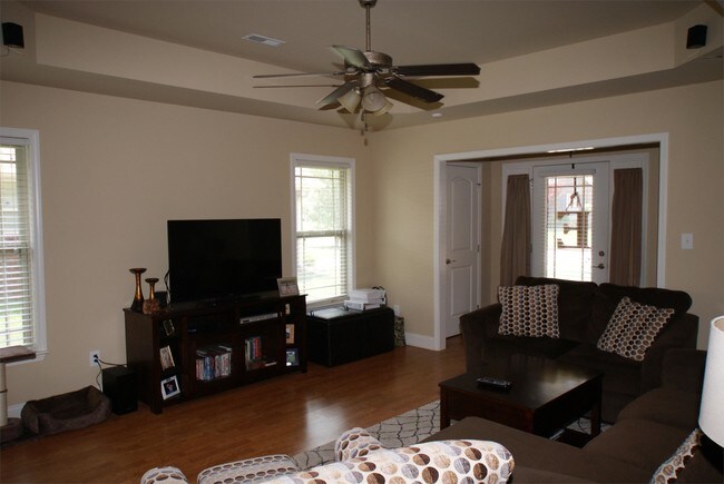 Foto del edificio - 306 Harbor Glen Dr SW