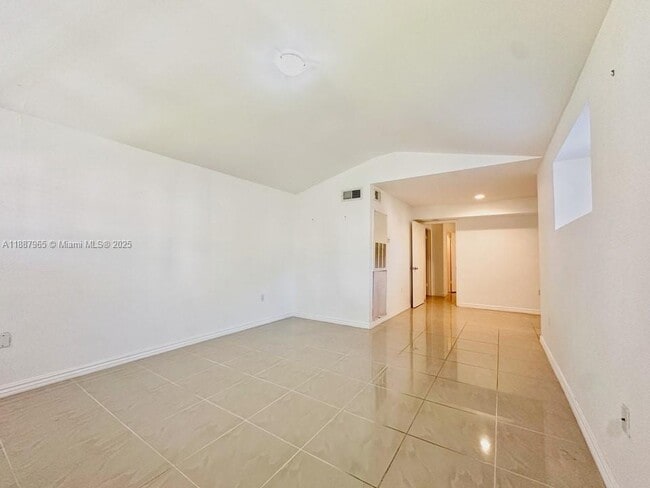 Foto del edificio - 10500 SW 155th Ct