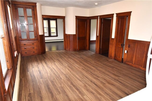 Foto del edificio - 818 Bernon St