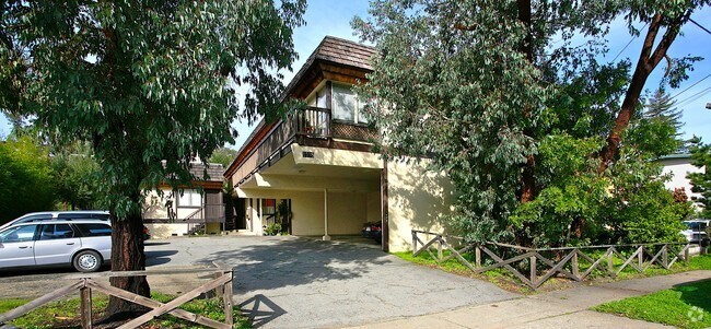 Building Photo - 1598 Sir Francis Drake Blvd