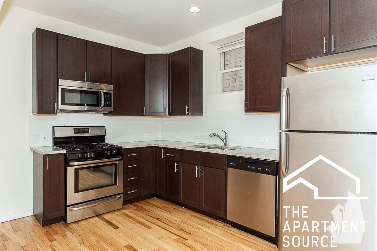 Foto principal - 2320 N Southport Ave