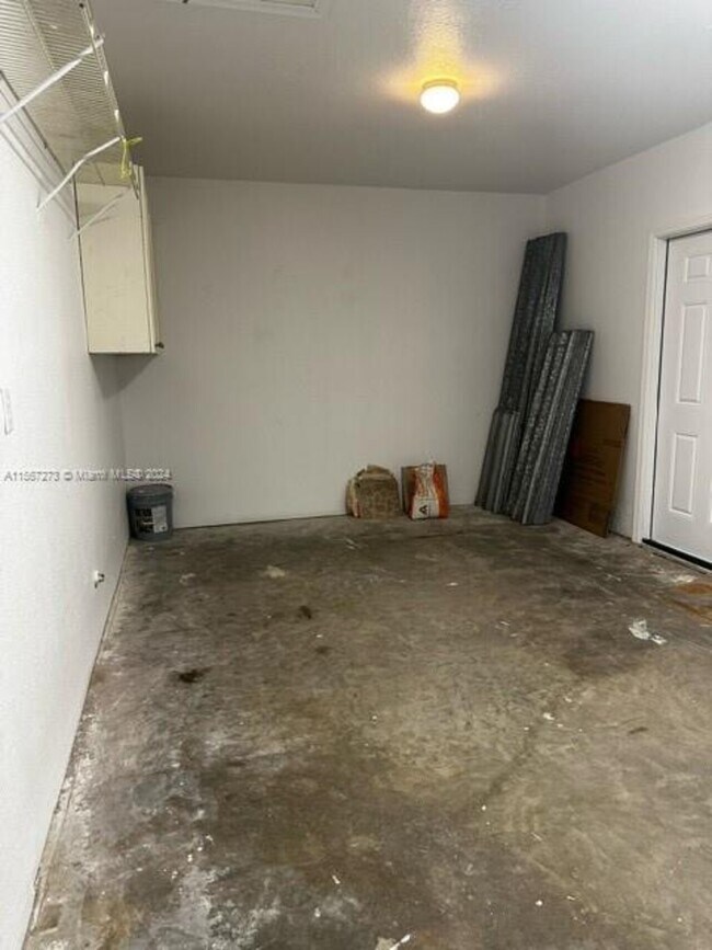 Building Photo - 15747 SW 298th Ter