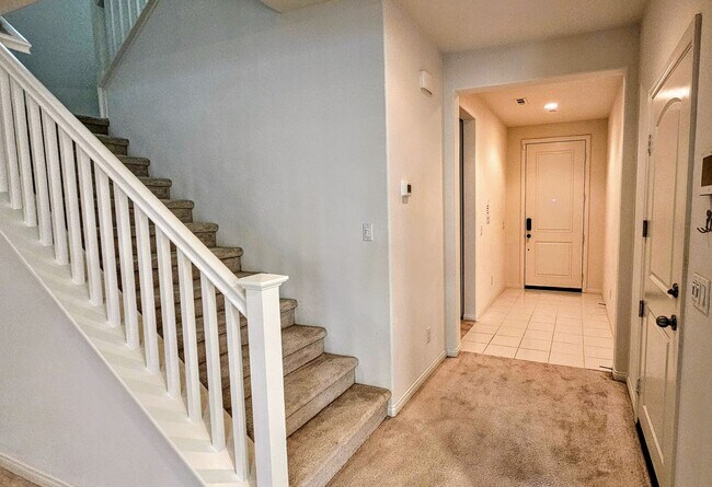 Building Photo - 3060 VIA SEGOVIA CORONA 92881 (5 BED / 4 B...