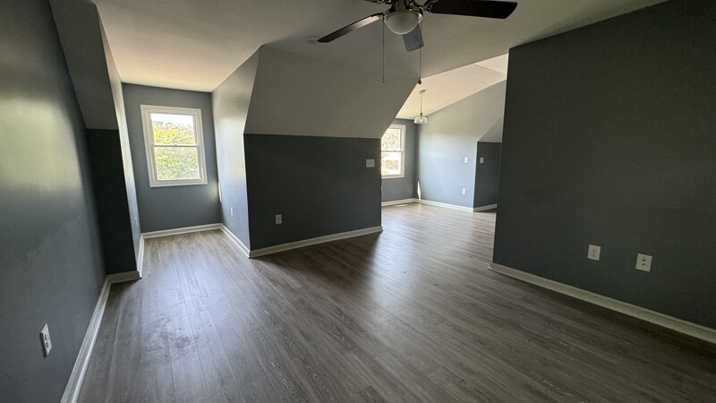 Primary Photo - 703 E Riverside Dr