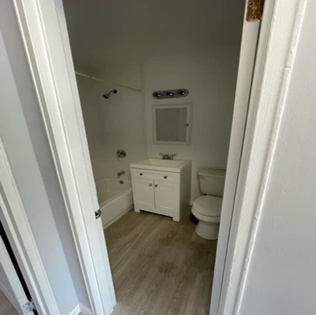 Interior Photo - Beverly Gardens