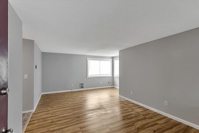 Building Photo - 361 Earlington Ave SW