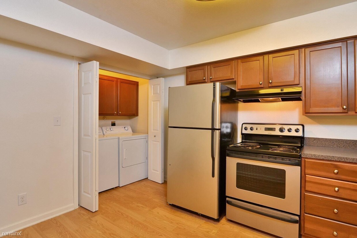 Primary Photo - 100 Wilcrest Dr