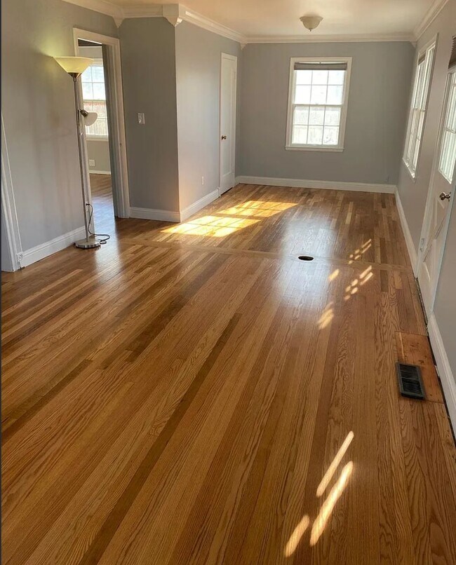 Foto del edificio - $500 OFF FIRST MONTHS RENT!! 4 Bedroom Home with Beautiful Yard, Kennewick, WA