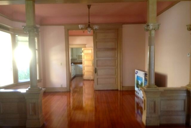 Building Photo - 1286 W 29th St