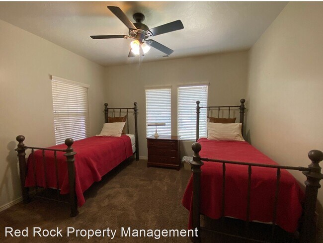 Foto del edificio - 4 br, 2 bath House - 236  E Stonehedge Dr