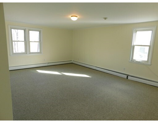 Building Photo - 23 Elm St