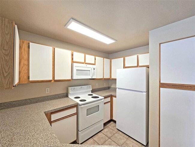 Building Photo - 2320 Gracy Farms Ln