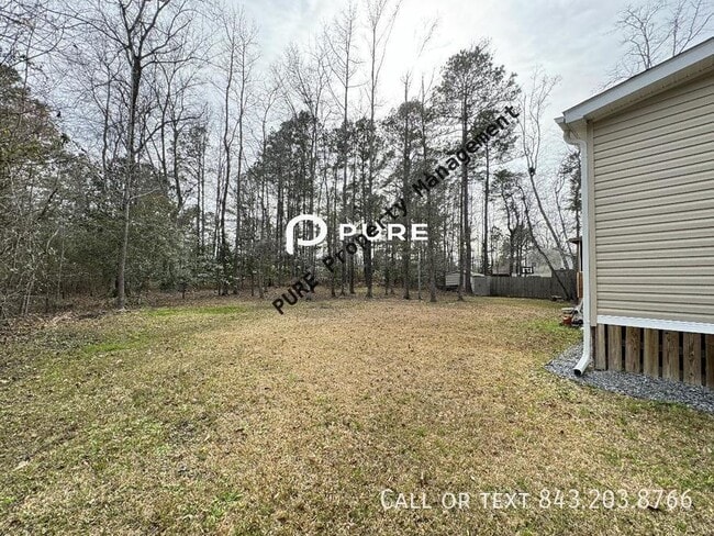 Building Photo - 3 Bedroom Available Now!!