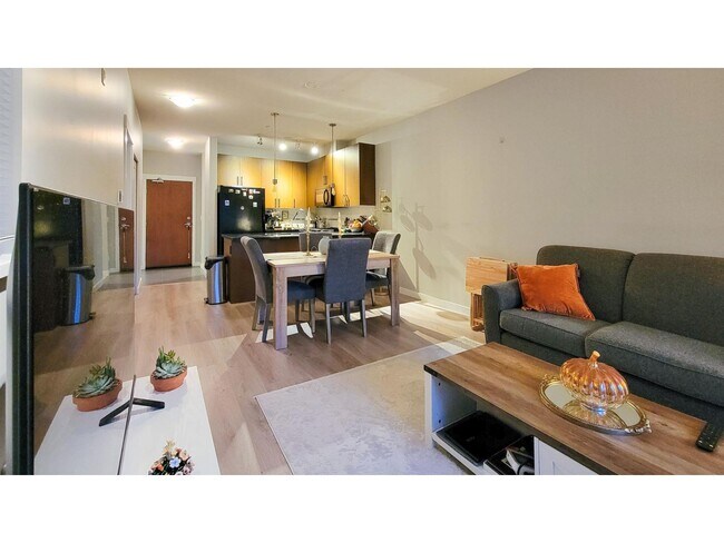 Photo du bâtiment - 15988-15926 26 Ave