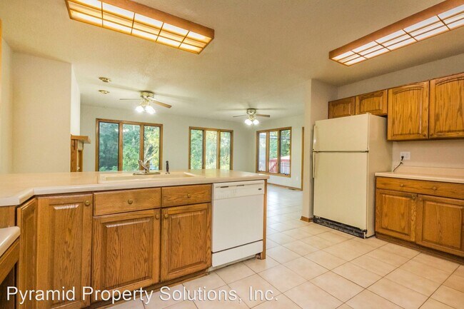 Building Photo - 3 br, 2 bath House - 4231 Morton Ave