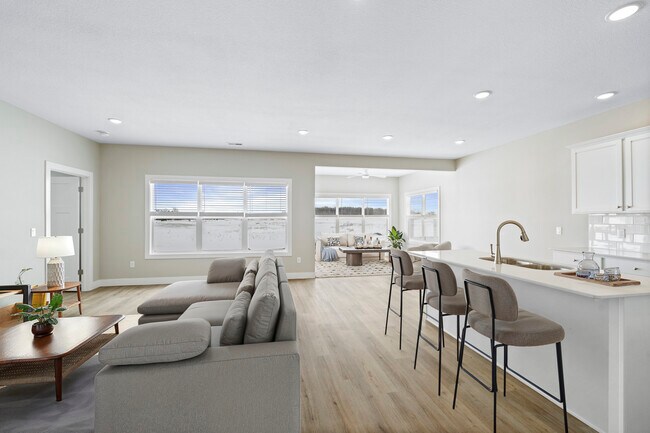 Sala de estar, cocina y terraza acristalada - Fairway Village