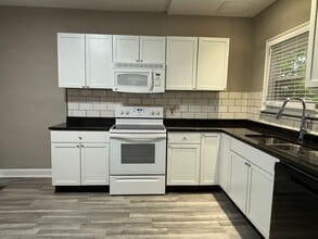 Building Photo - 4246 Graceland Ave