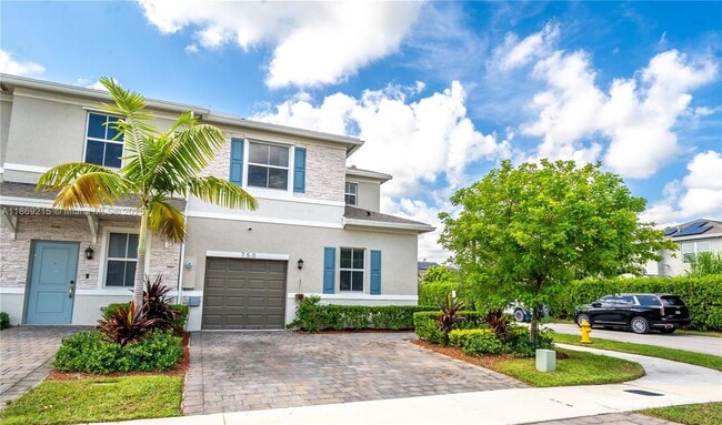 Foto del edificio - 750 SE 16th Ct