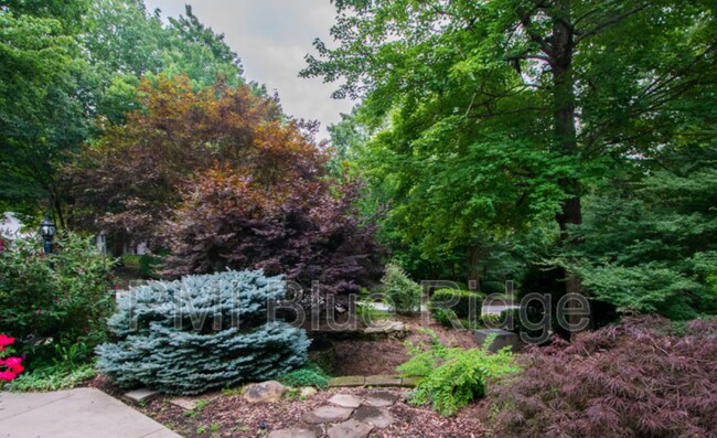 Building Photo - 108 Jenny Lind Dr