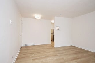 Building Photo - 2114 Ivy Rd