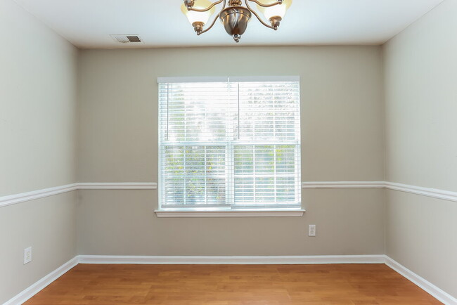 Foto del edificio - 5442 Beaver Lake Dr SW