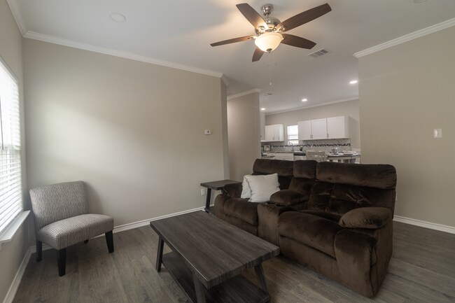 Sala de estar - 803 Hall St